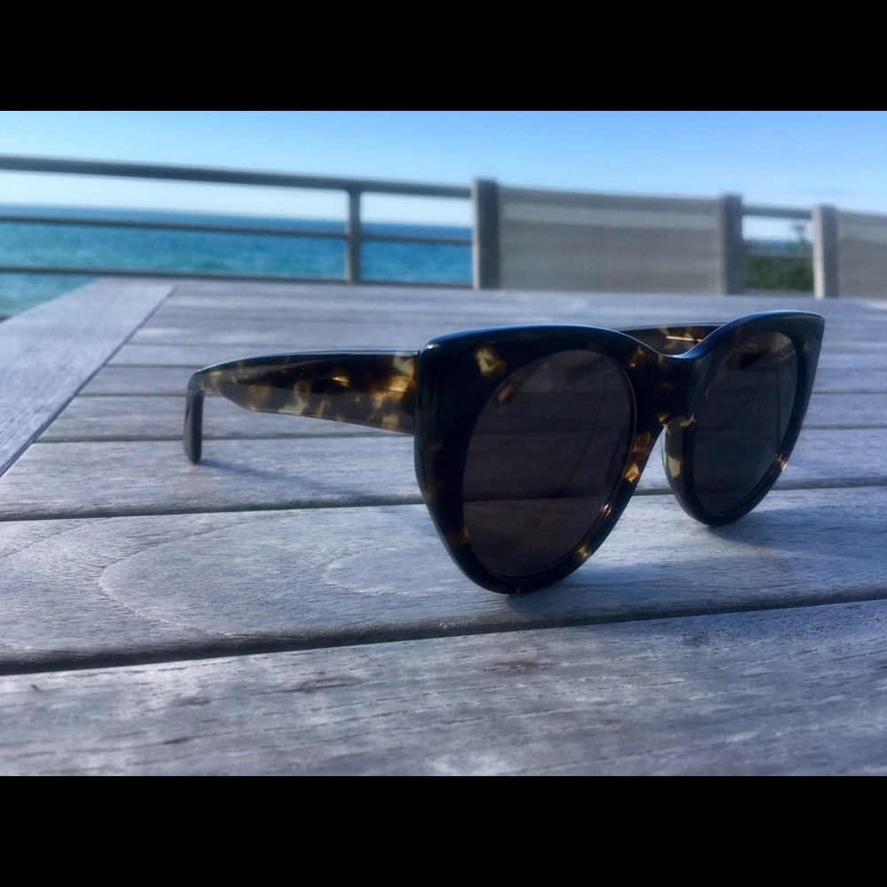 Durante - Women's Chunky Cat-Eye Sunglasses